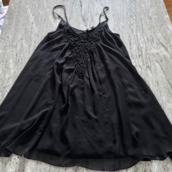 COPY - Express Womens Black Sleeveless Shift Dress with Stretchy Slip - Size M - Picture 1 of 5